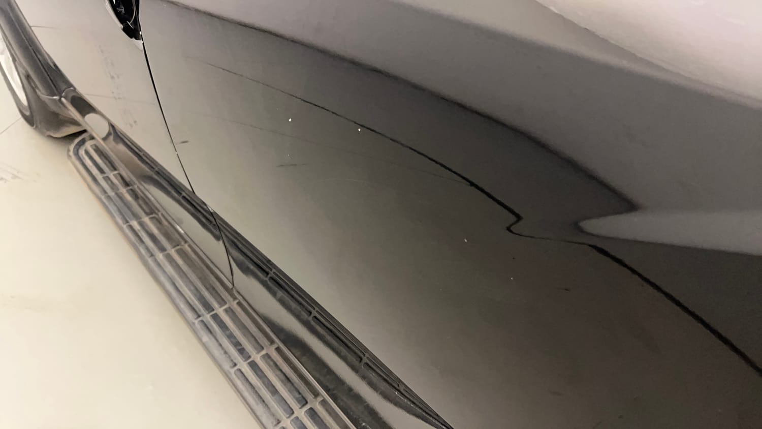 Used 2021 Mahindra XUV500 W9 Diesel Manual dents MINOR SCRATCH