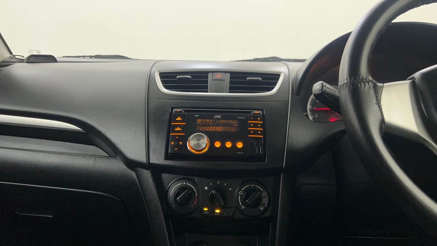 Used 2013 Maruti Suzuki Swift VXi Petrol Manual interior MUSIC SYSTEM & AC CONTROL VIEW