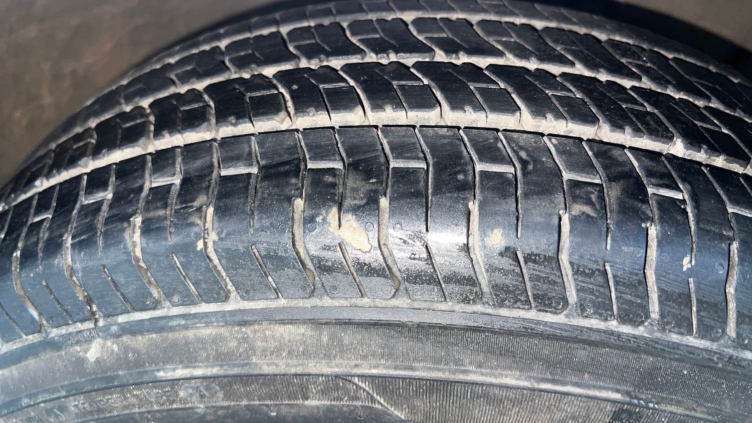 Used 2018 Hyundai Elite i20 Sportz 1.2 Petrol Manual tyres RIGHT FRONT TYRE TREAD VIEW