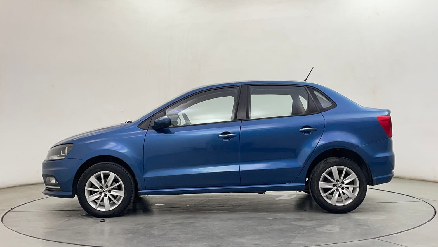 Used 2016 Volkswagen Ameo Highline 1.5L AT Diesel Automatic exterior LEFT SIDE VIEW