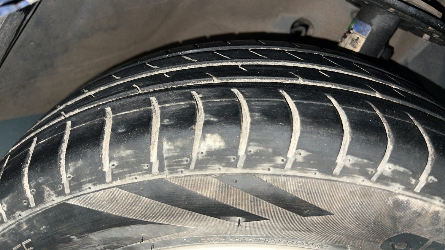 Used 2017 Maruti Suzuki Dzire ZXi Petrol Manual tyres RIGHT FRONT TYRE TREAD VIEW