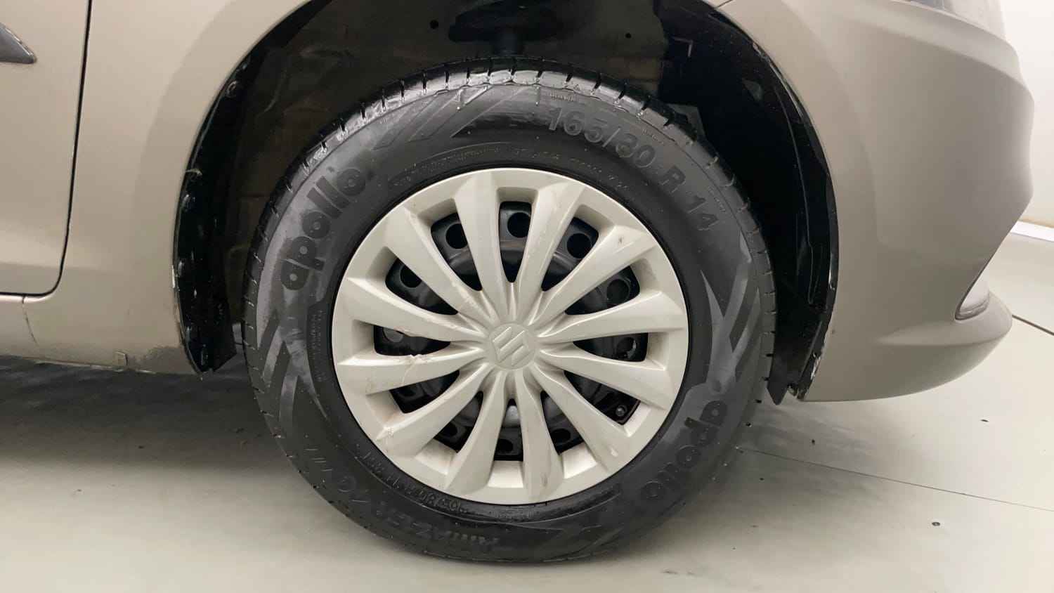 Used 2016 Maruti Suzuki Swift Dzire VXI Petrol Manual tyres RIGHT FRONT TYRE RIM VIEW