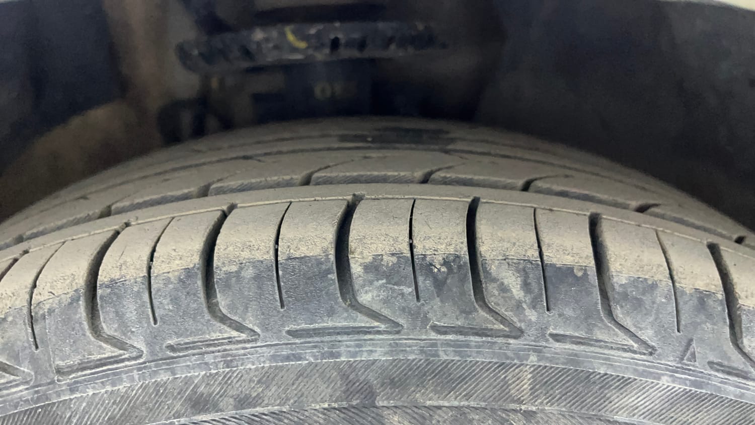 Used 2017 Volkswagen Polo Highline1.5L (D) Diesel Manual tyres RIGHT FRONT TYRE TREAD VIEW