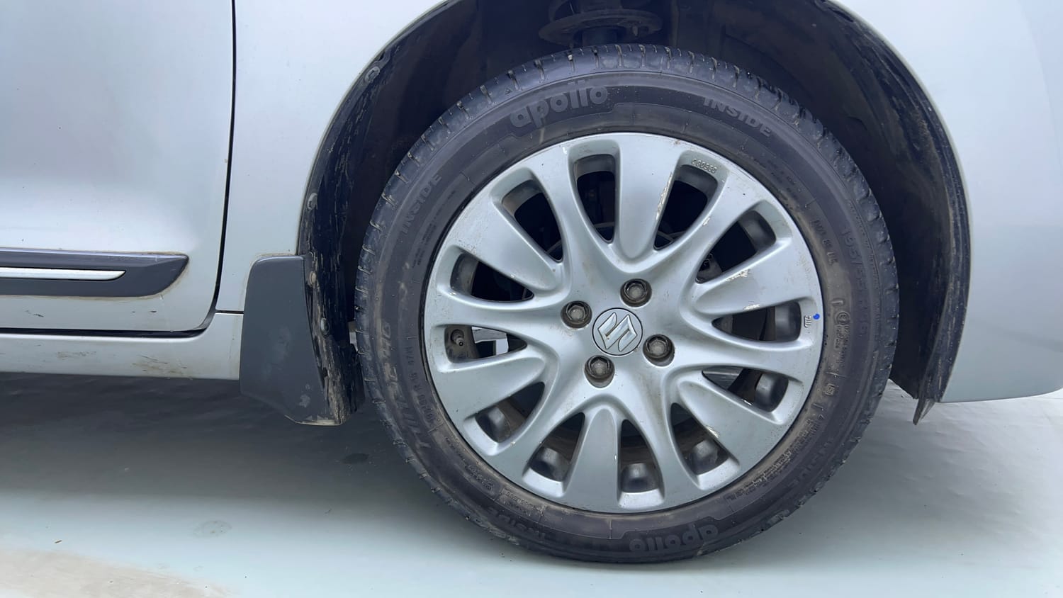 Used 2018 Maruti Suzuki Baleno Alpha 1.2 Petrol Manual tyres RIGHT FRONT TYRE RIM VIEW