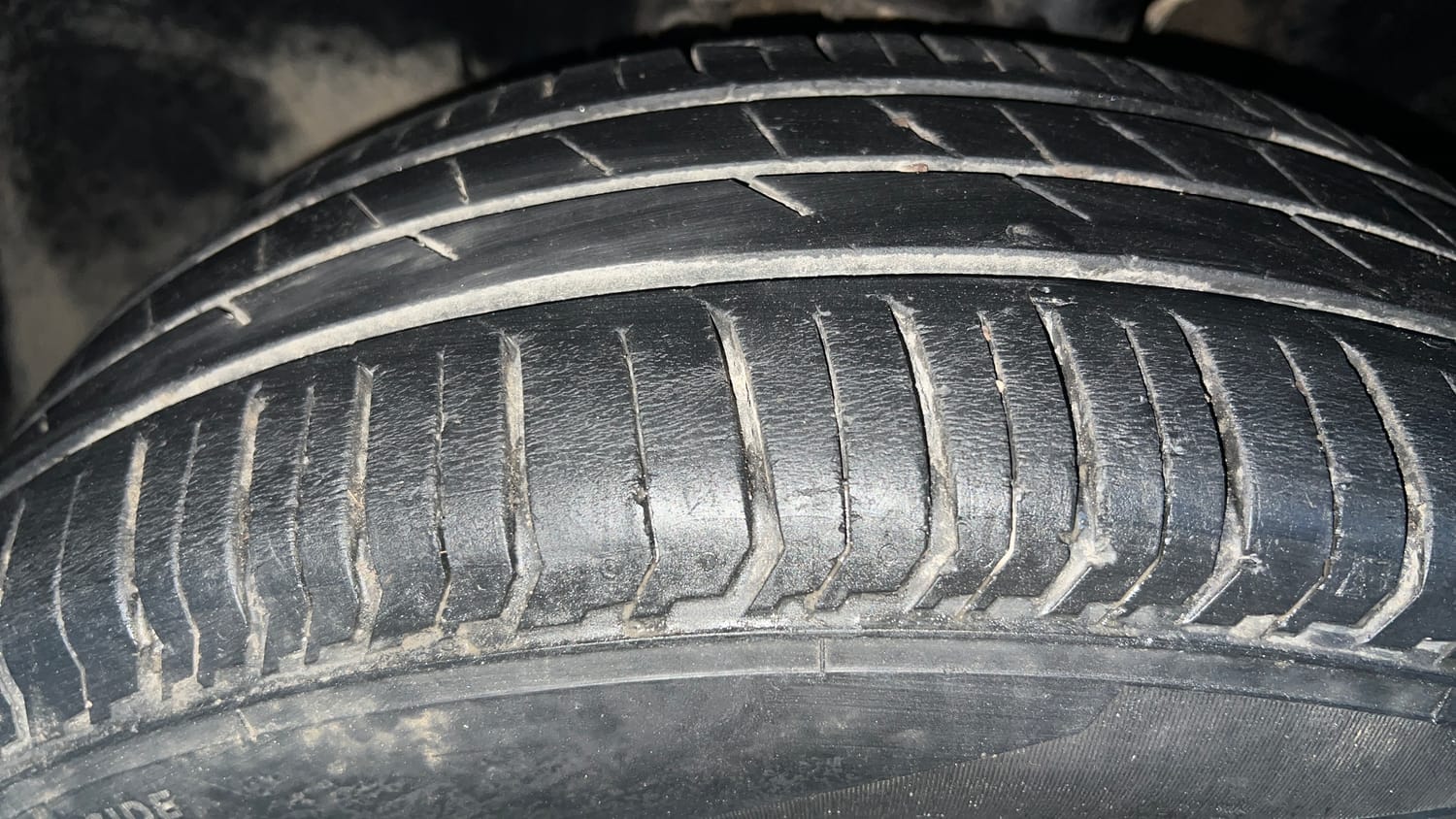 Used 2022 Tata Punch Adventure MT Petrol Manual tyres LEFT FRONT TYRE TREAD VIEW