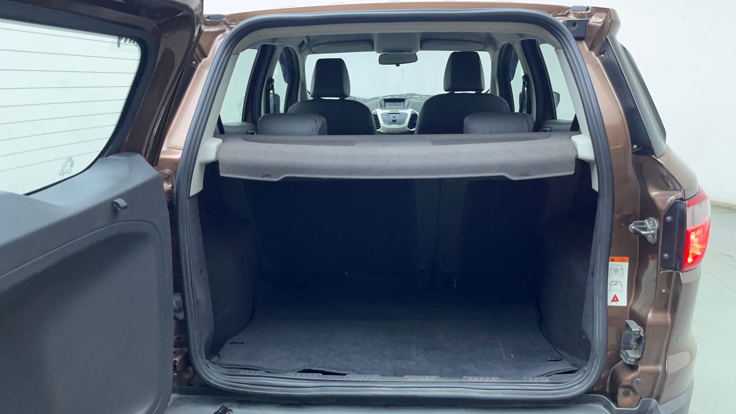 Used 2016 Ford EcoSport Trend 1.5L Ti-VCT Petrol Manual interior DICKY INSIDE VIEW