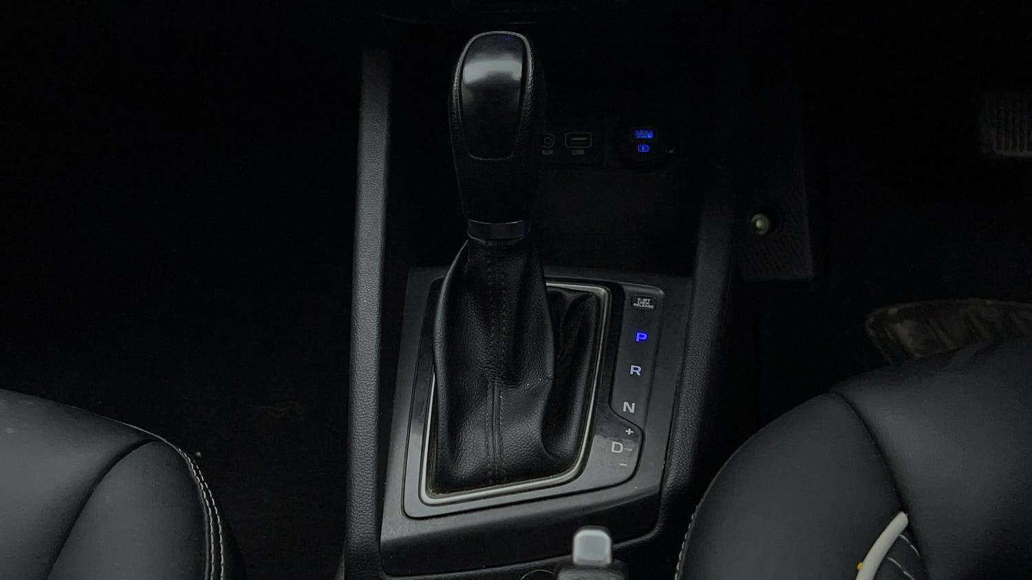 Used 2019 Hyundai Elite i20 Asta 1.2 AT Petrol Automatic interior GEAR  KNOB VIEW