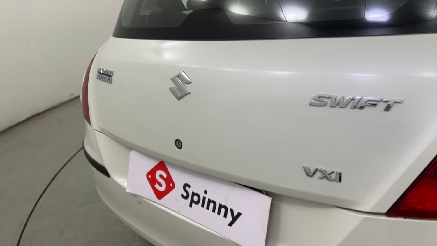 Used 2013 Maruti Suzuki Swift VXi Petrol Manual dents MINOR SCRATCH