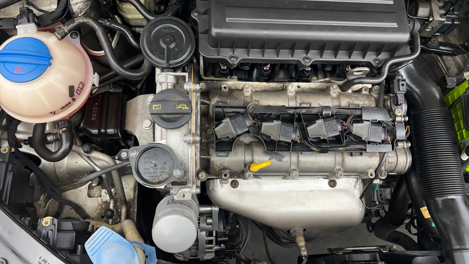 Used 2018 Volkswagen Vento Highline 1.6 (P) Petrol Manual engine ENGINE RIGHT SIDE VIEW