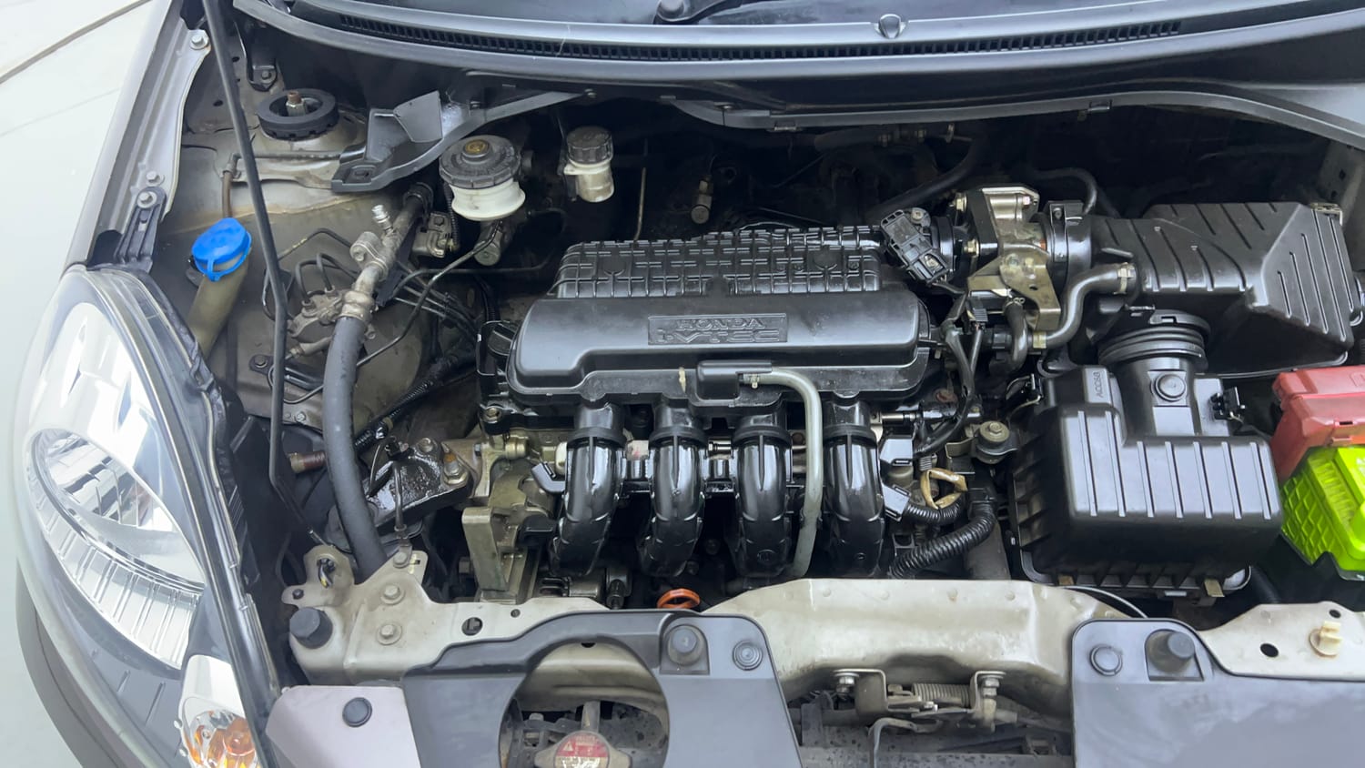 Used 2014 Honda Brio S MT Petrol Manual engine ENGINE RIGHT SIDE VIEW