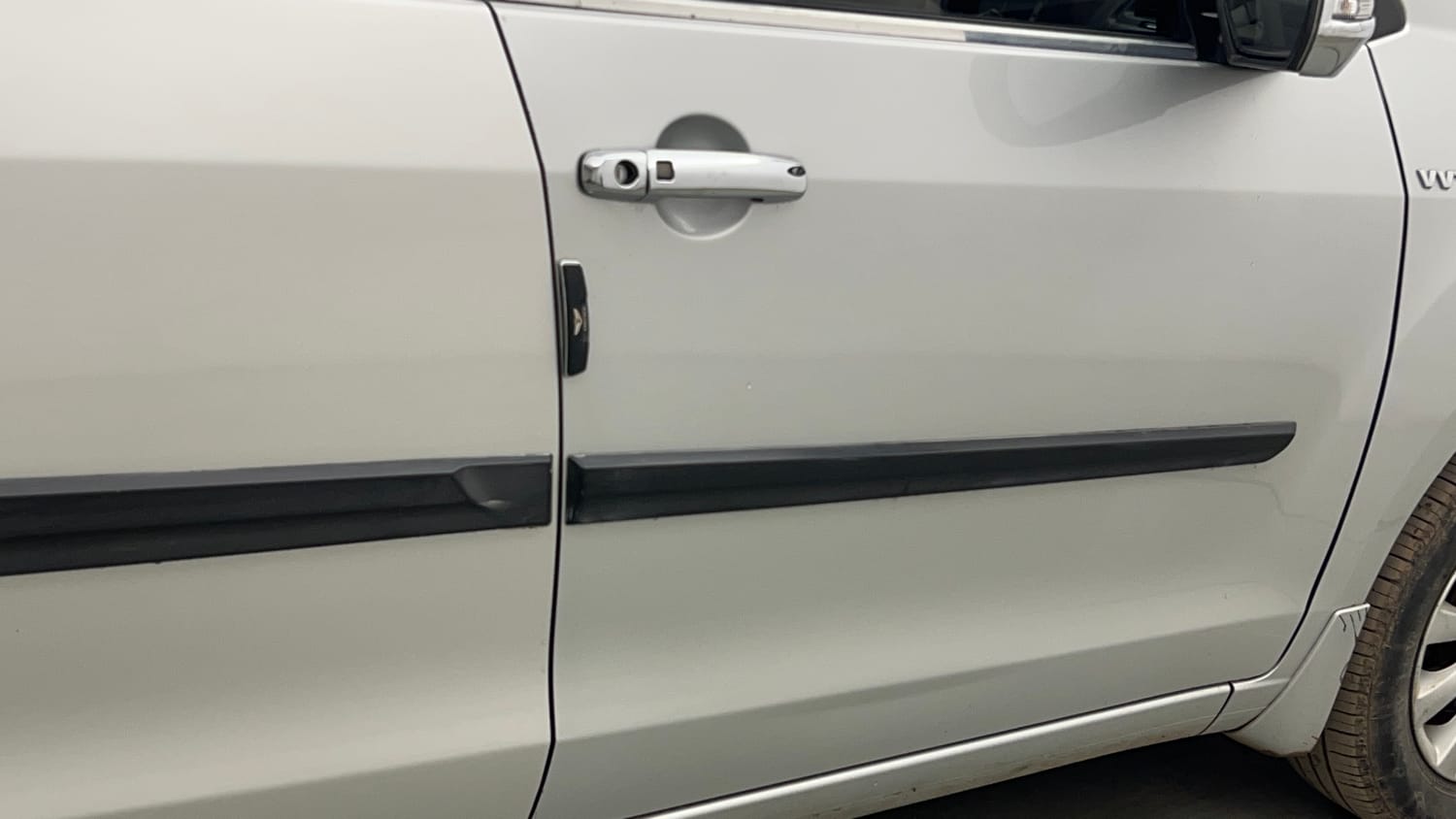 Used 2014 Maruti Suzuki Ertiga ZXi Petrol Manual dents MINOR DENT