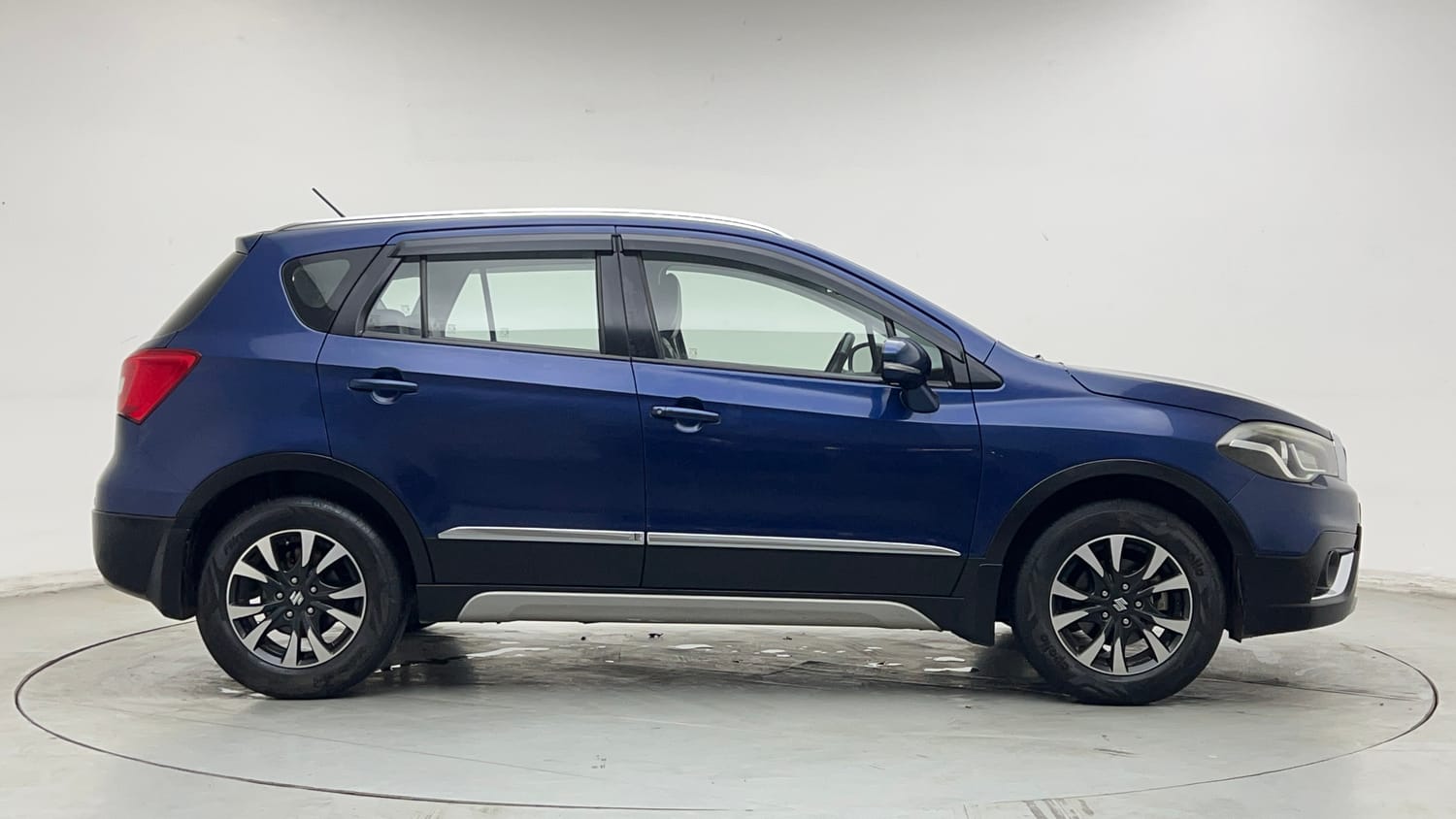 Used 2020 Maruti Suzuki S-Cross Alpha Petrol Manual exterior RIGHT SIDE VIEW