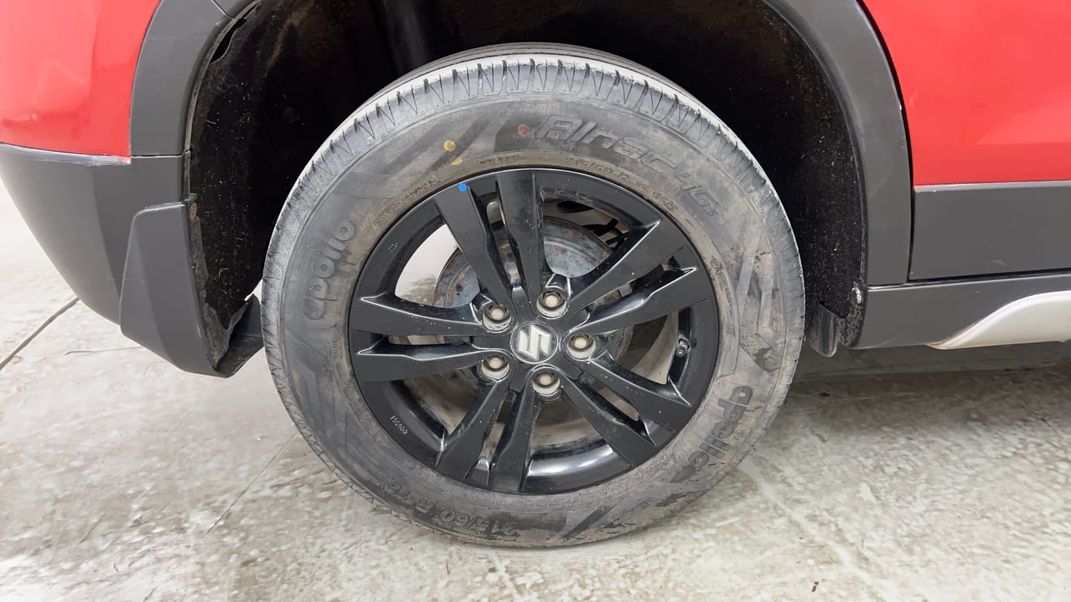 Used 2018 Maruti Suzuki Vitara Brezza [2016-2020] ZDi Diesel Manual tyres RIGHT REAR TYRE RIM VIEW