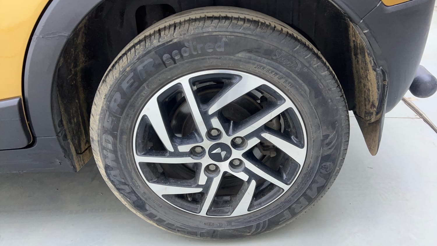 Used 2023 Mahindra XUV 300 W8 1.2 Petrol Petrol Manual tyres LEFT REAR TYRE RIM VIEW