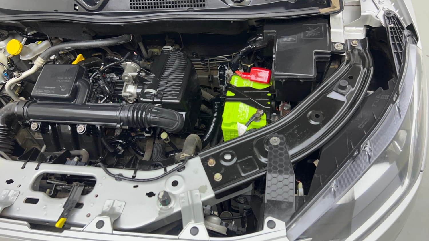 Used 2021 Nissan Magnite XE Petrol Manual engine ENGINE LEFT SIDE VIEW