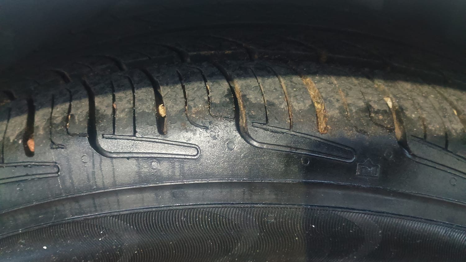Used 2016 Ford Figo Aspire Trend 1.5 TDCi Diesel Manual tyres LEFT REAR TYRE TREAD VIEW