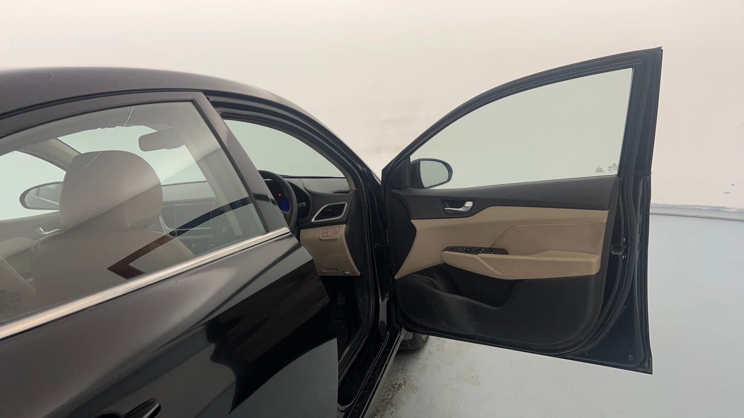 Used 2018 Hyundai Verna SX 1.6 VTVT Petrol Manual interior RIGHT FRONT DOOR OPEN VIEW