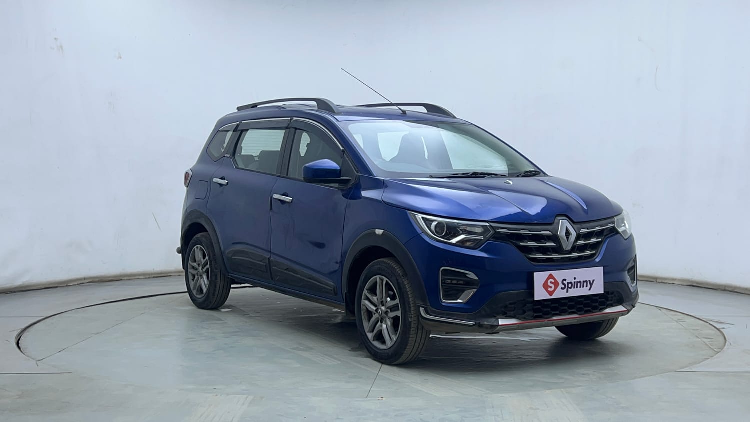 Used 2020 Renault Triber RXZ Petrol Manual exterior RIGHT FRONT CORNER VIEW