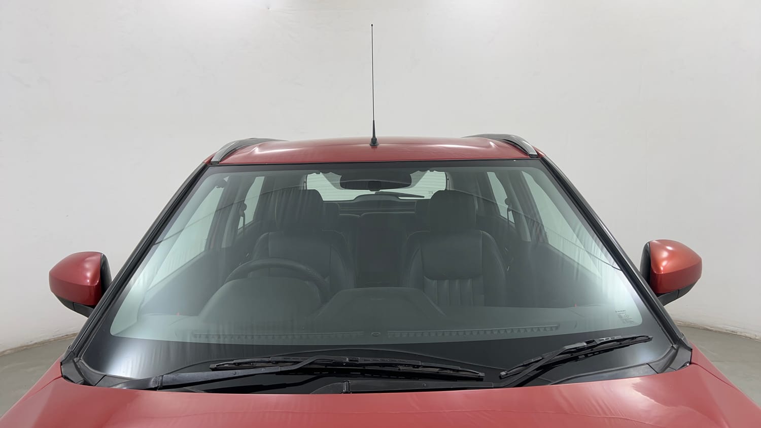 Used 2018 Maruti Suzuki Vitara Brezza [2016-2020] ZDi Diesel Manual exterior FRONT WINDSHIELD VIEW