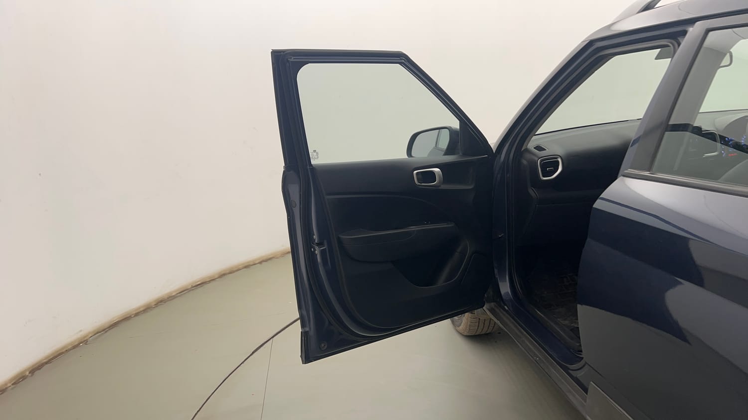 Used 2019 Hyundai Venue SX Plus 1.0 Turbo DCT Petrol Automatic interior LEFT FRONT DOOR OPEN VIEW