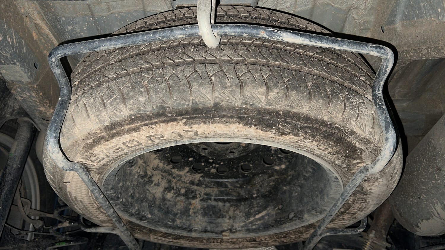 Used 2024 Toyota Urban Cruiser Hyryder V Hybrid Hybrid Automatic tyres SPARE TYRE VIEW