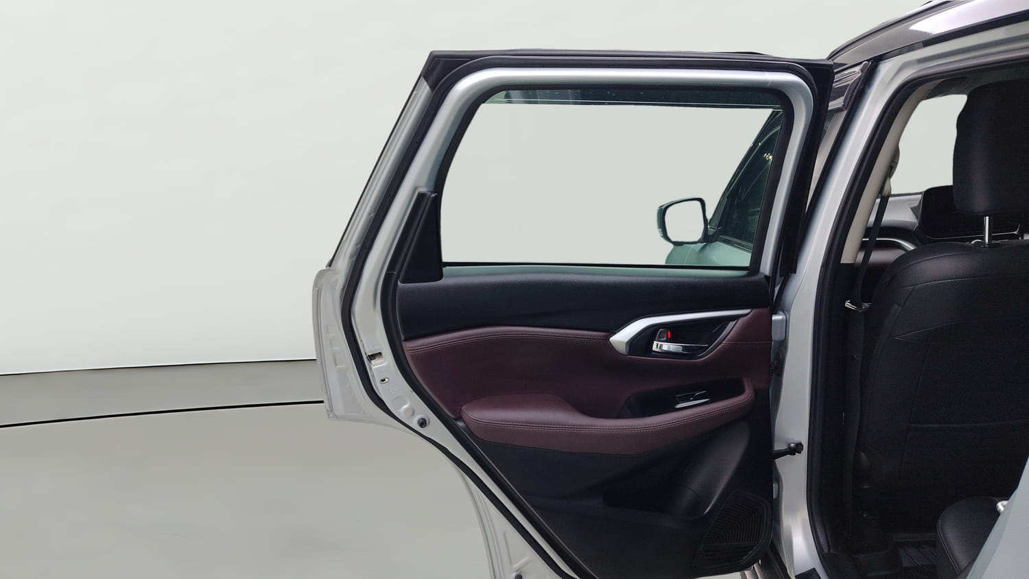 Used 2025 Maruti Suzuki Grand Vitara Alpha Smart Hybrid Petrol Manual interior LEFT REAR DOOR OPEN VIEW