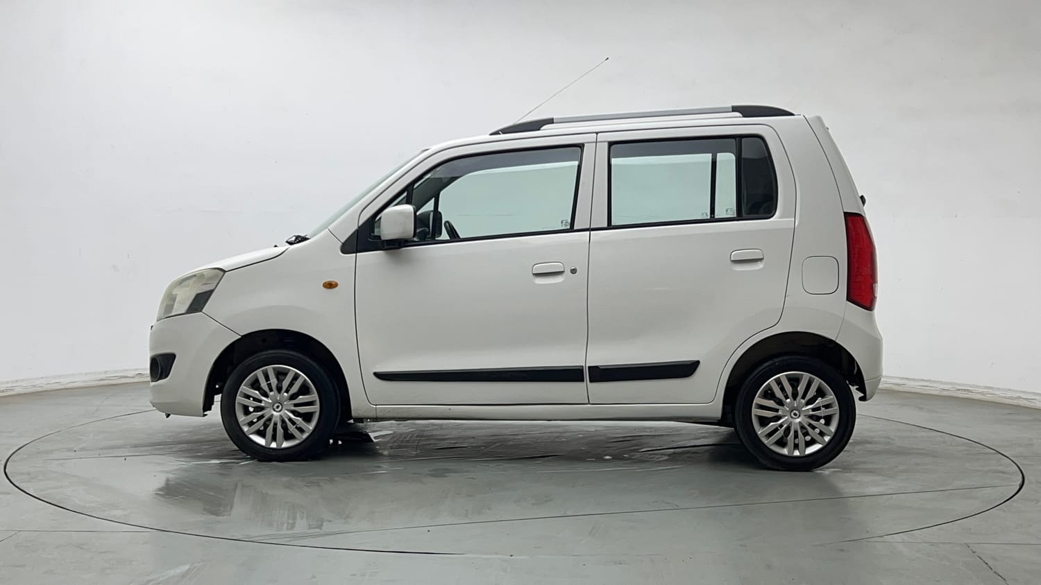 Used 2015 Maruti Suzuki Wagon R 1.0 VXI AMT Petrol Automatic exterior LEFT SIDE VIEW