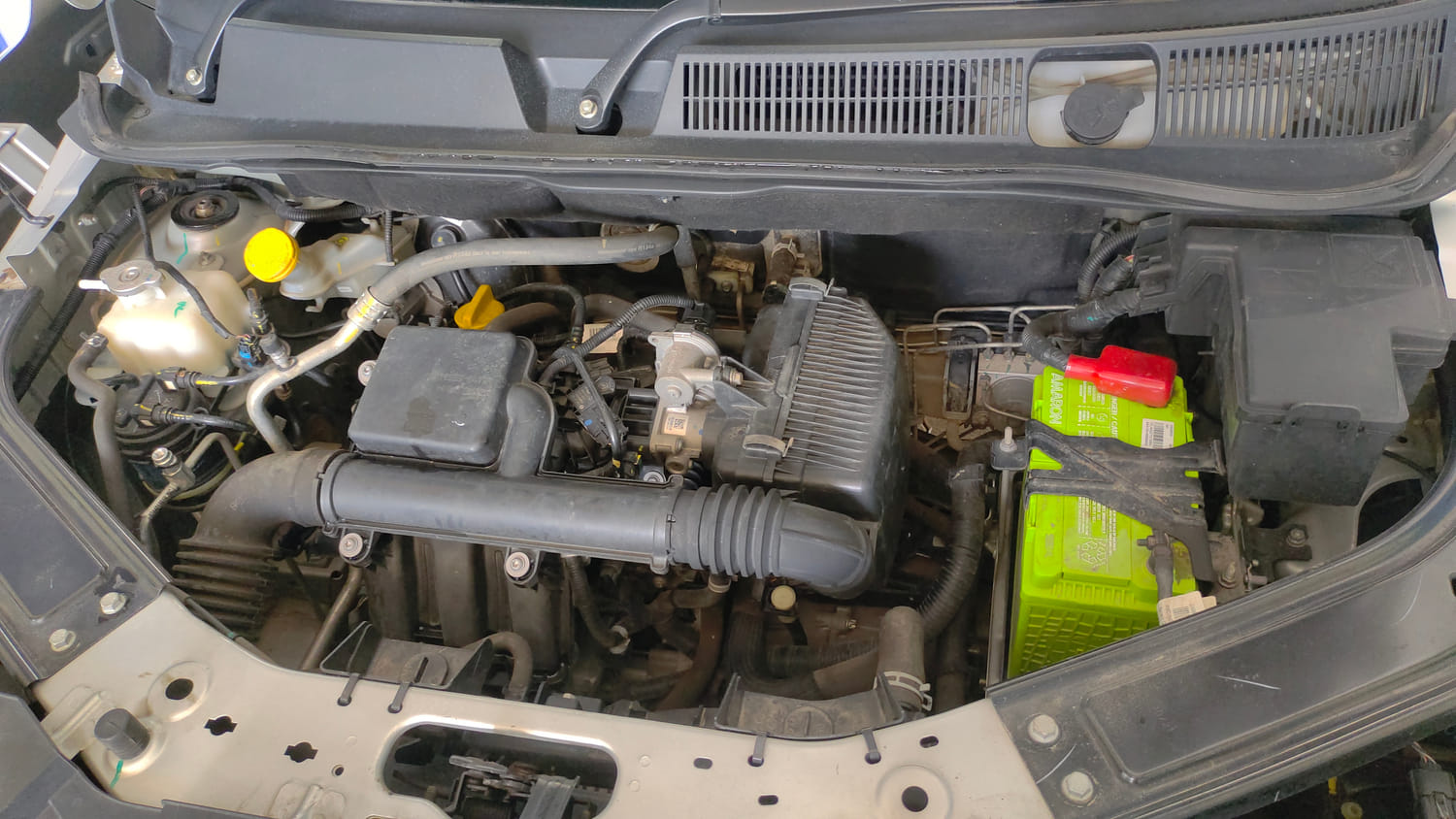 Used 2021 Renault Kiger RXT MT Petrol Manual engine ENGINE LEFT SIDE VIEW