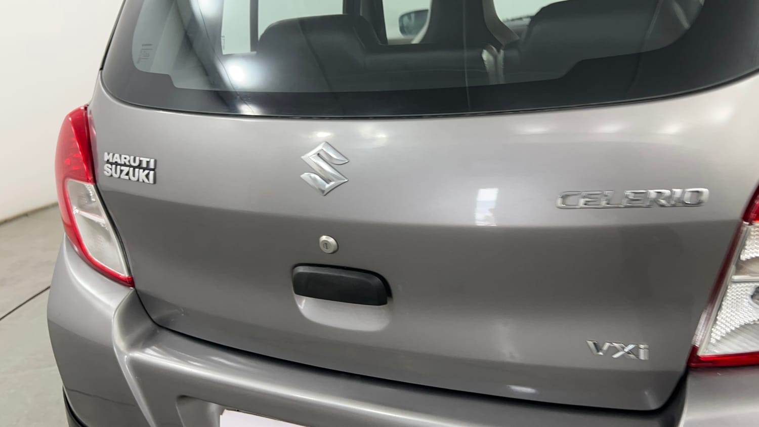 Used 2017 Maruti Suzuki Celerio VXi AMT Petrol Automatic dents MINOR SCRATCH