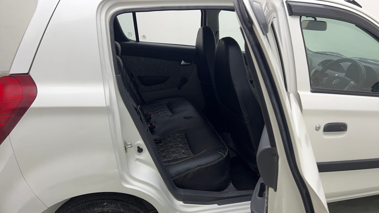Used 2018 Maruti Suzuki Alto 800 LXi Petrol Manual interior RIGHT SIDE REAR DOOR CABIN VIEW
