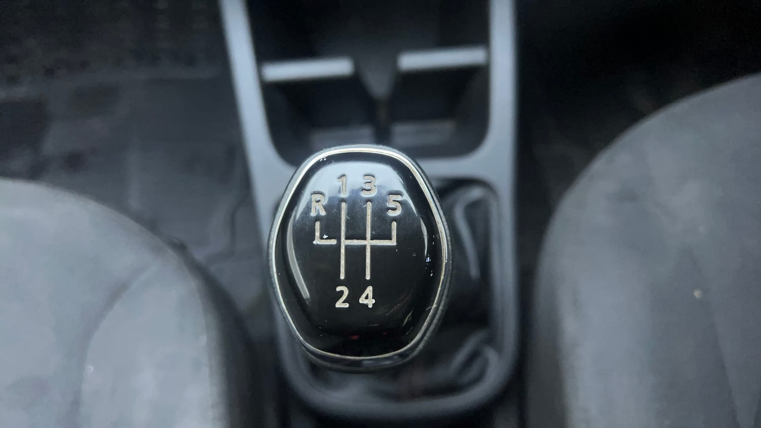 Used 2022 Renault Kwid RXT 1.0 Petrol Manual interior GEAR  KNOB VIEW