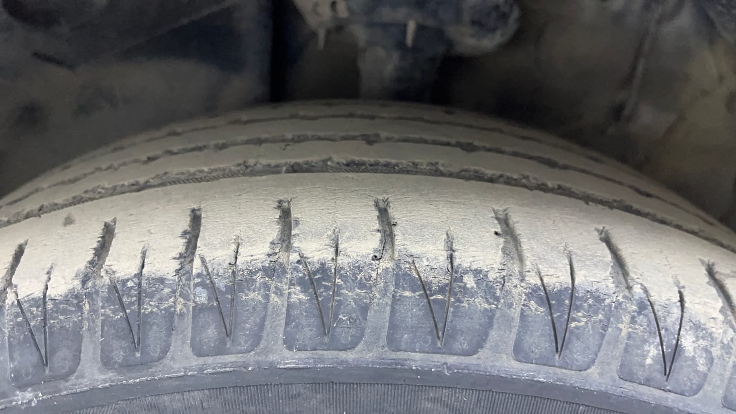 Used 2021 Kia Sonet GTX Plus 1.0 DCT Petrol Automatic tyres LEFT FRONT TYRE TREAD VIEW
