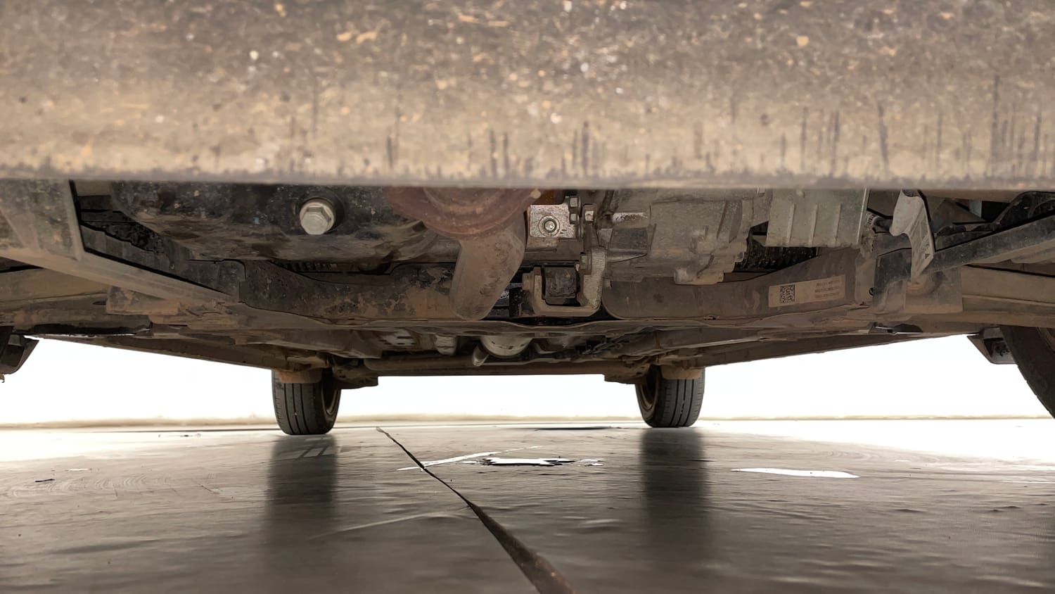 Used 2025 Tata Altroz Pure S Petrol 5AMT Petrol Automatic extra FRONT LEFT UNDERBODY VIEW