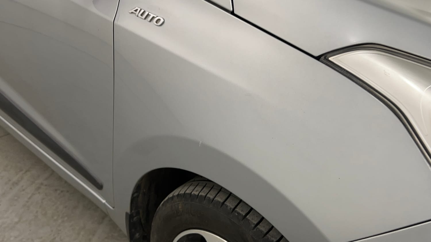 Used 2019 Hyundai Grand i10 Sportz AT 1.2 Kappa VTVT Petrol Automatic dents MINOR DENT