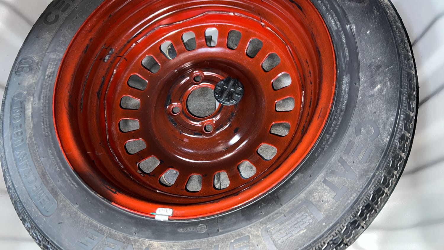 Used 2021 Nissan Magnite XE Petrol Manual tyres SPARE TYRE VIEW