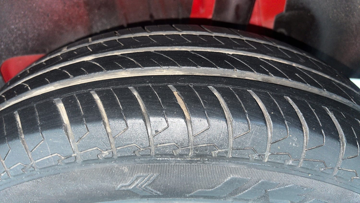 Used 2022 Maruti Suzuki Swift LXi Petrol Manual tyres LEFT REAR TYRE TREAD VIEW