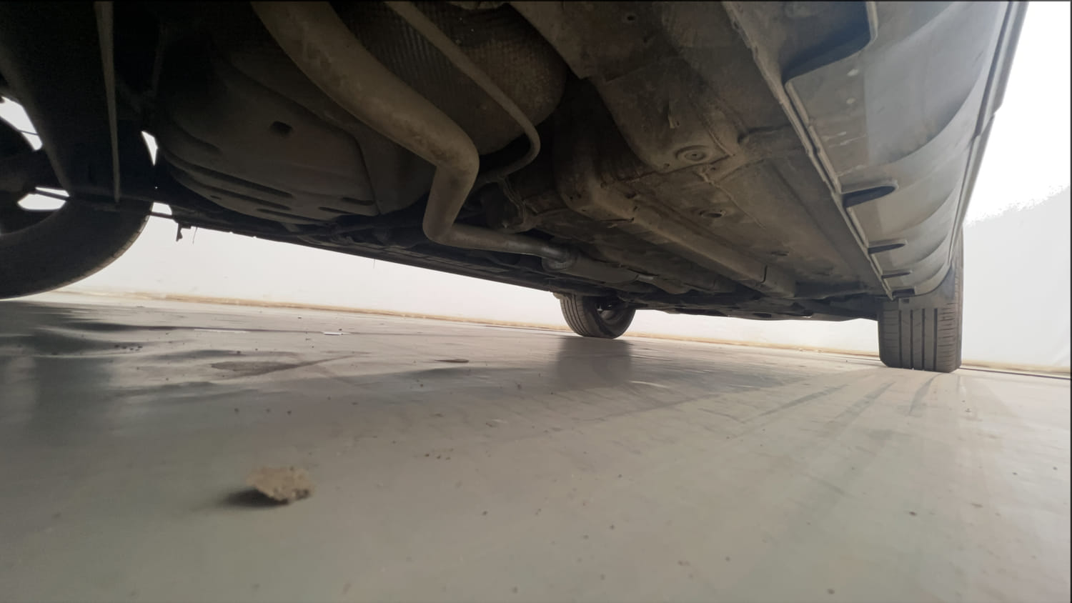 Used 2019 Hyundai Venue SX Plus 1.0 Turbo DCT Petrol Automatic extra REAR RIGHT UNDERBODY VIEW