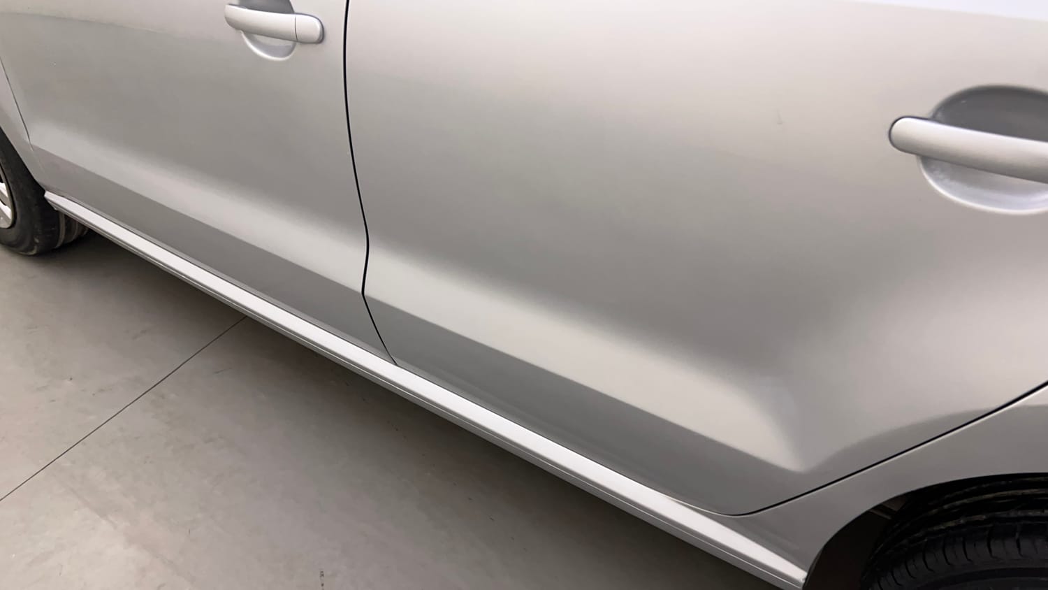 Used 2014 Volkswagen Polo Comfortline 1.2L (P) Petrol Manual dents MINOR SCRATCH