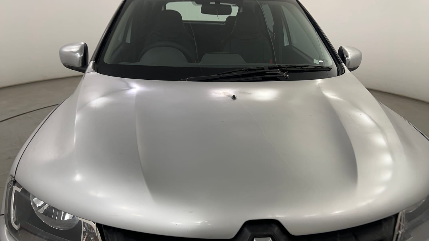 Used 2016 Renault Kwid RXT Opt Petrol Manual dents MINOR SCRATCH