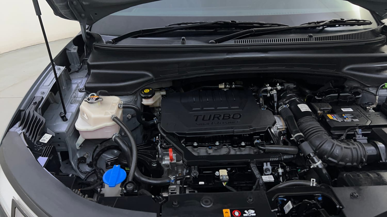 Used 2025 Hyundai Creta N-Line N10 1.5 Turbo MT Dual Tone Petrol Manual engine ENGINE RIGHT SIDE HINGE & APRON VIEW