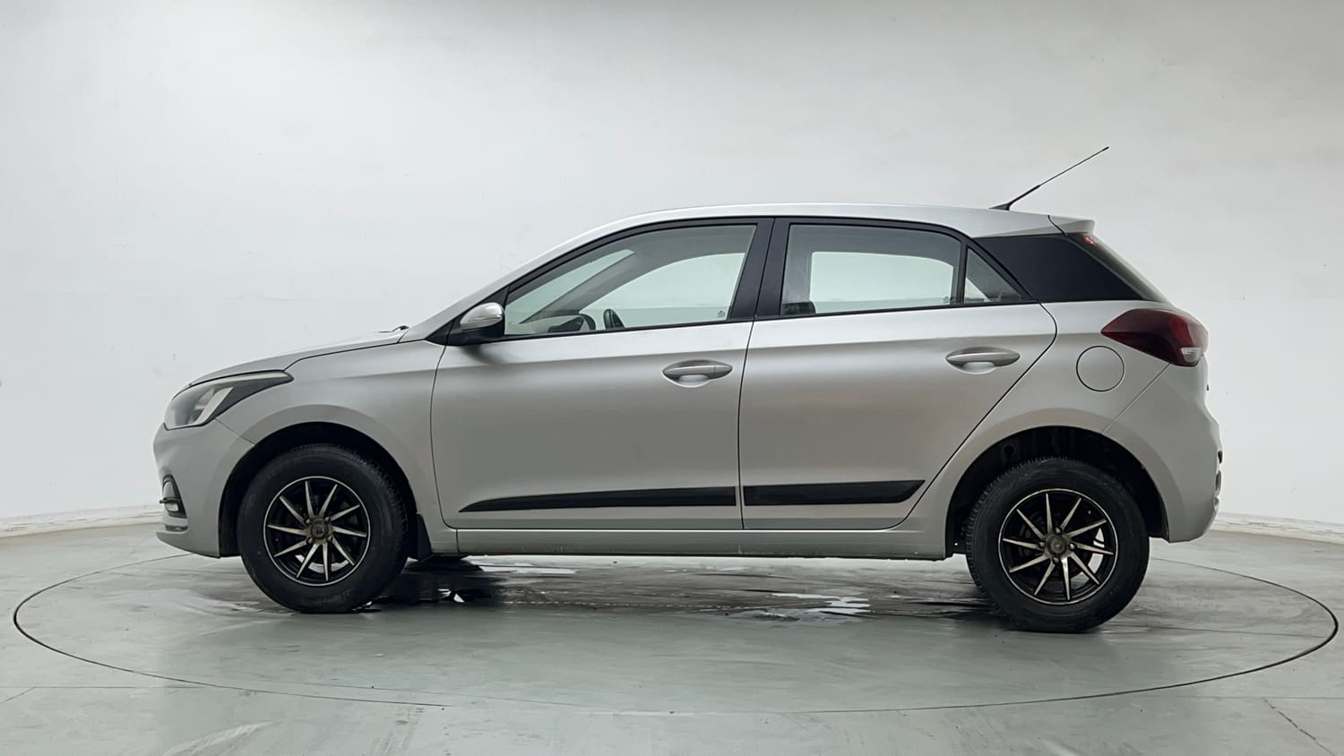 Used 2018 Hyundai Elite i20 Sportz 1.2 Petrol Manual exterior LEFT SIDE VIEW