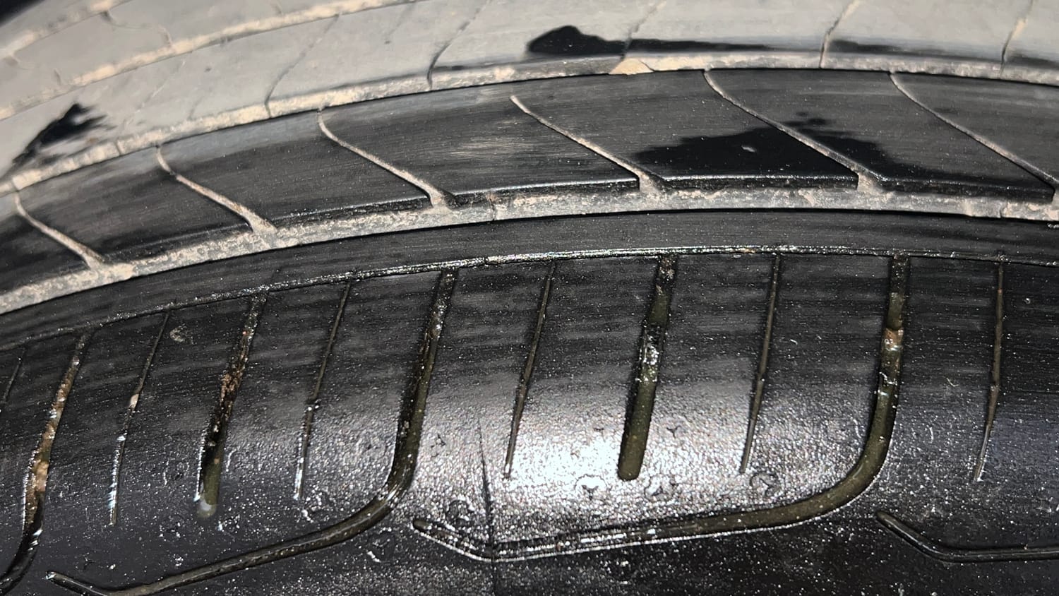 Used 2018 Maruti Suzuki Baleno Alpha 1.2 Petrol Manual tyres LEFT REAR TYRE TREAD VIEW