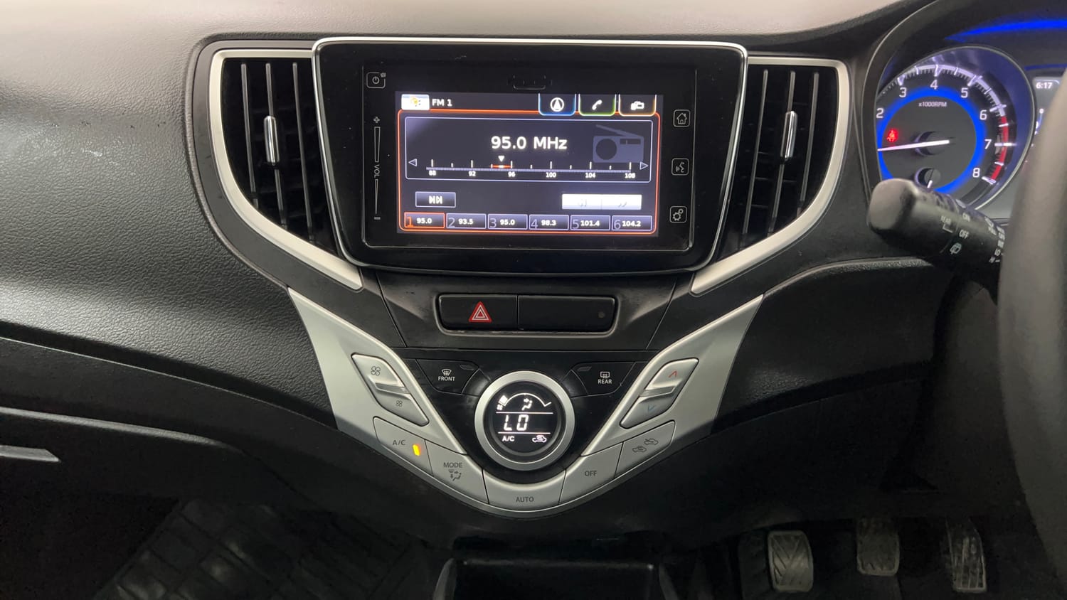 Used 2017 Maruti Suzuki Baleno Alpha 1.2 Petrol Manual interior MUSIC SYSTEM & AC CONTROL VIEW