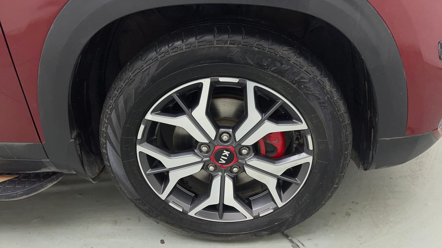 Used 2019 kia Seltos GTX Plus DCT 1.4 Petrol Automatic tyres RIGHT FRONT TYRE RIM VIEW