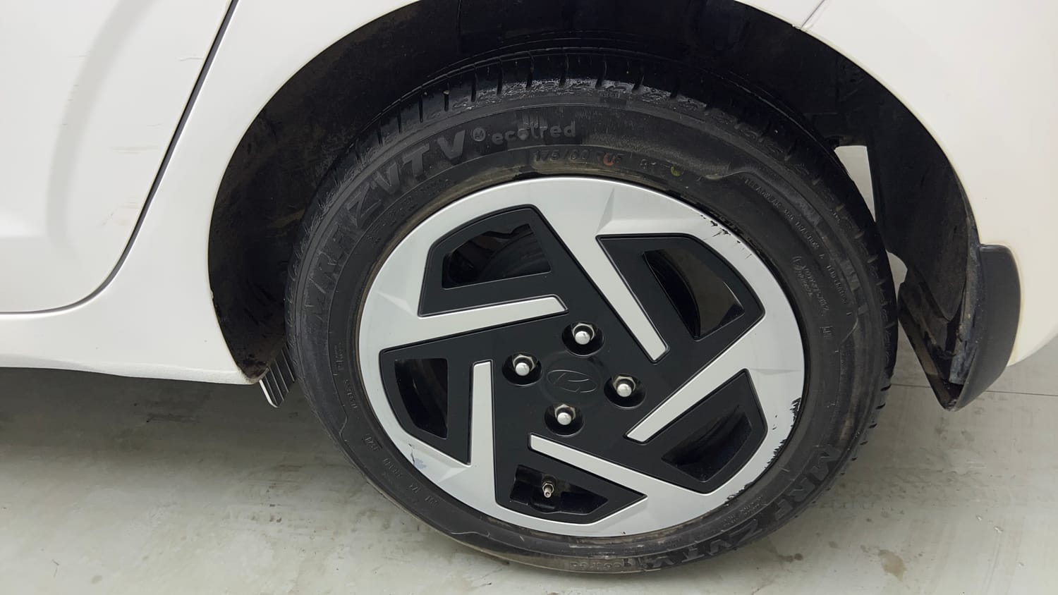 Used 2025 Hyundai Grand i10 Nios Sportz 1.2 Kappa VTVT Petrol Manual tyres LEFT REAR TYRE RIM VIEW