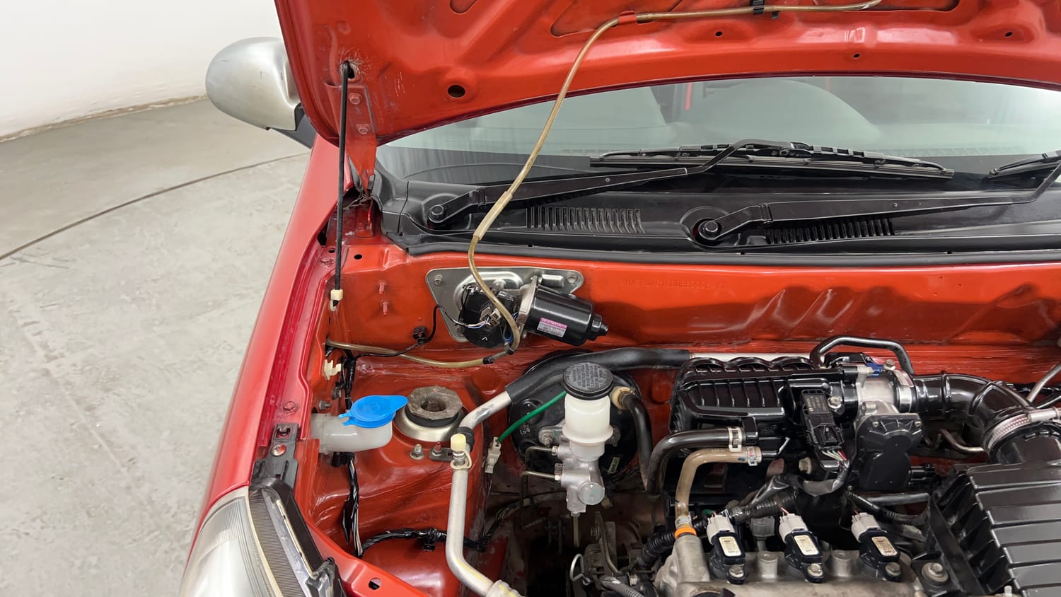 Used 2016 Maruti Suzuki Alto 800 Vxi Petrol Manual engine ENGINE RIGHT SIDE HINGE & APRON VIEW