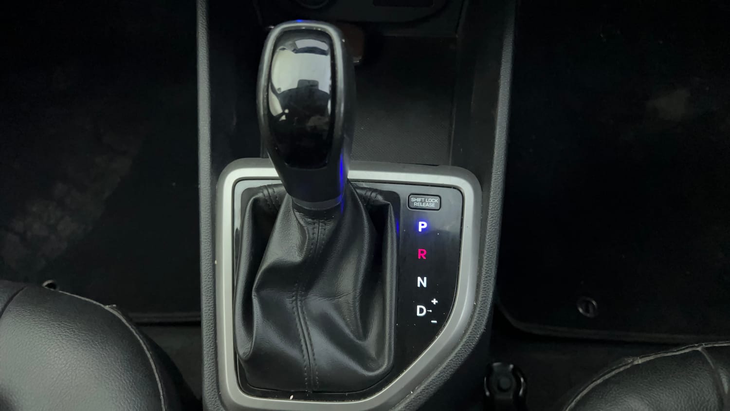 Used 2017 Hyundai Creta 1.6 SX Plus AT Petrol Petrol Automatic interior GEAR  KNOB VIEW