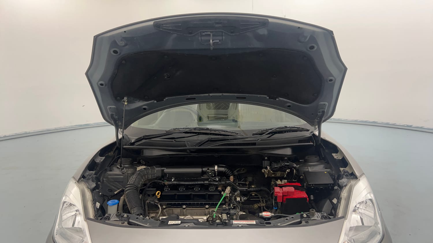 Used 2020 Maruti Suzuki Dzire ZXi Petrol Manual engine ENGINE & BONNET OPEN FRONT VIEW