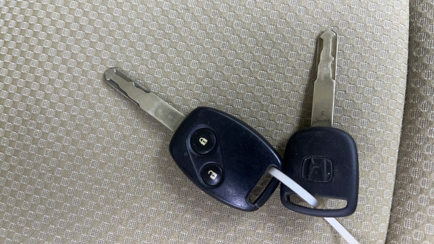 Used 2014 Honda Brio S MT Petrol Manual extra CAR KEY VIEW