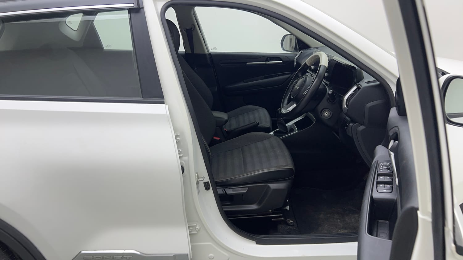 Used 2022 Kia Sonet HTK Plus 1.2 Petrol Manual interior RIGHT SIDE FRONT DOOR CABIN VIEW